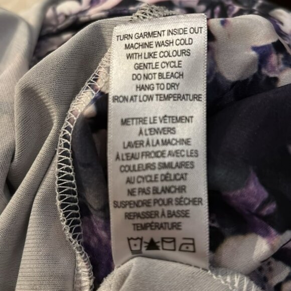 👛 (ANY 2/$20) RICKI’S Cap Sleeve Ruched Purple-White-Pink Floral Top, Medium - Picture 6 of 7